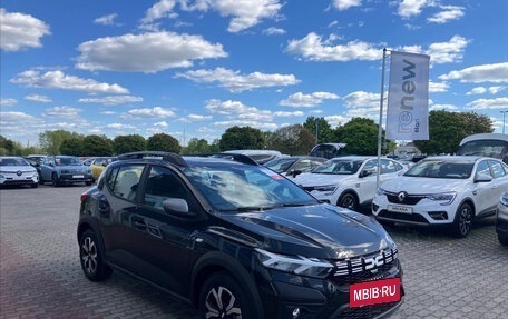 Dacia Sandero, 2023 год, 1 860 000 рублей, 3 фотография