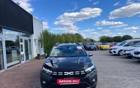 Dacia Sandero, 2023 год, 1 860 000 рублей, 2 фотография