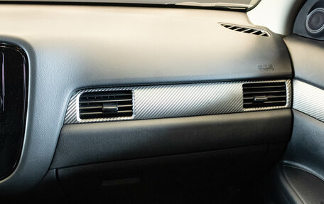 Mitsubishi Outlander III рестайлинг 3, 2013 год, 1 299 000 рублей, 8 фотография