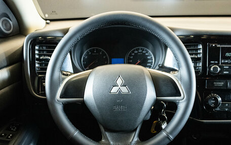 Mitsubishi Outlander III рестайлинг 3, 2013 год, 1 299 000 рублей, 6 фотография