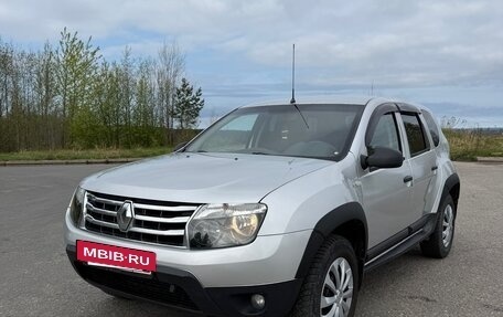 Renault Duster I рестайлинг, 2012 год, 700 000 рублей, 2 фотография
