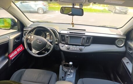 Toyota RAV4, 2018 год, 2 160 000 рублей, 12 фотография