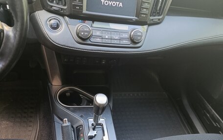 Toyota RAV4, 2018 год, 2 160 000 рублей, 18 фотография