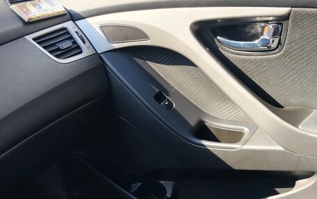 Hyundai Elantra V, 2013 год, 850 000 рублей, 1 фотография