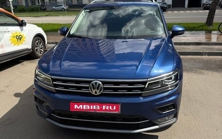 Volkswagen Tiguan II, 2018 год, 2 600 000 рублей, 1 фотография