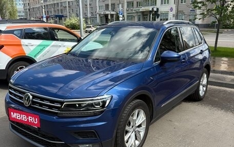 Volkswagen Tiguan II, 2018 год, 2 600 000 рублей, 2 фотография