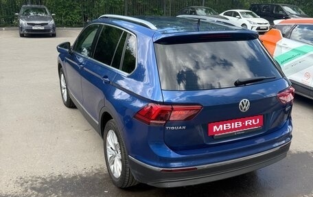 Volkswagen Tiguan II, 2018 год, 2 600 000 рублей, 6 фотография