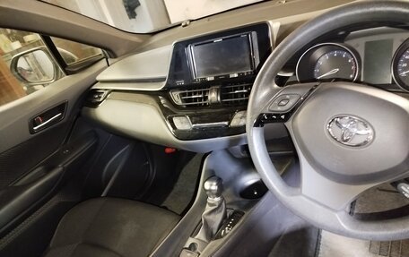 Toyota C-HR I рестайлинг, 2019 год, 1 700 000 рублей, 15 фотография