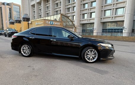 Toyota Camry, 2018 год, 3 070 000 рублей, 4 фотография