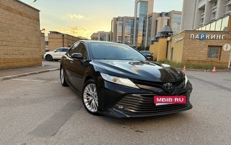 Toyota Camry, 2018 год, 3 070 000 рублей, 3 фотография