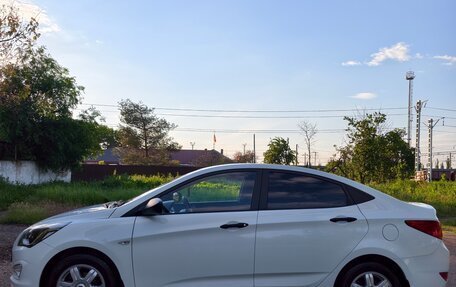 Hyundai Solaris II рестайлинг, 2016 год, 1 210 000 рублей, 3 фотография