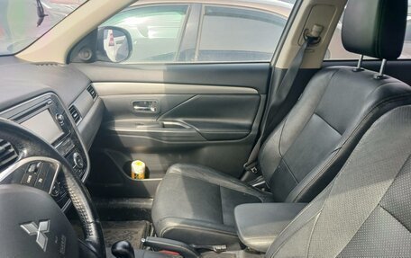Mitsubishi Outlander III рестайлинг 3, 2012 год, 1 190 000 рублей, 10 фотография