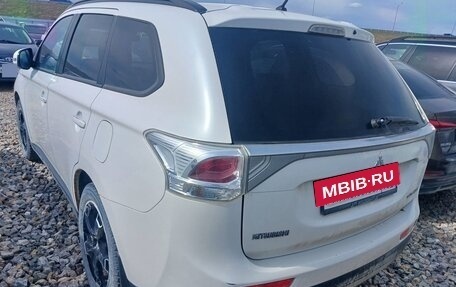Mitsubishi Outlander III рестайлинг 3, 2012 год, 1 190 000 рублей, 6 фотография