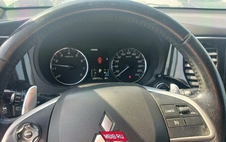 Mitsubishi Outlander III рестайлинг 3, 2012 год, 1 190 000 рублей, 9 фотография