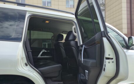 Toyota Land Cruiser 200, 2013 год, 4 499 900 рублей, 8 фотография
