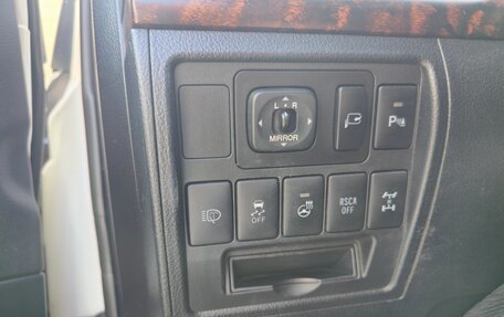 Toyota Land Cruiser 200, 2013 год, 4 499 900 рублей, 18 фотография