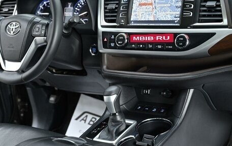 Toyota Highlander III, 2015 год, 2 845 000 рублей, 10 фотография