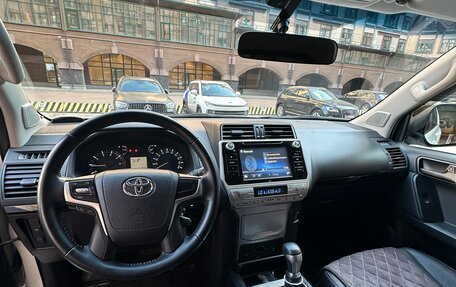 Toyota Land Cruiser Prado 150 рестайлинг 2, 2019 год, 5 500 000 рублей, 10 фотография