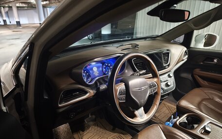 Chrysler Pacifica (RU), 2018 год, 3 600 000 рублей, 5 фотография