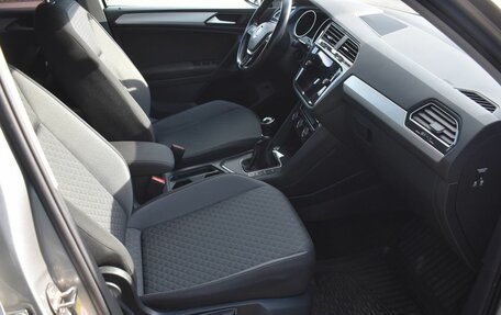 Volkswagen Tiguan II, 2020 год, 2 180 000 рублей, 10 фотография