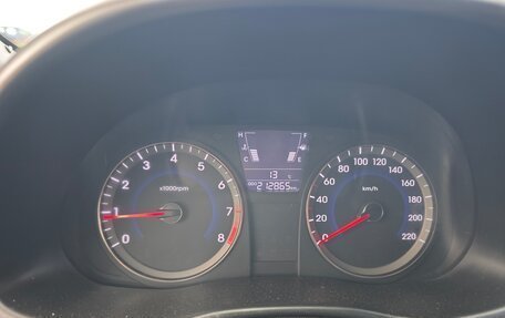 Hyundai Solaris II рестайлинг, 2012 год, 815 000 рублей, 11 фотография