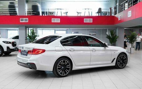 BMW 5 серия, 2018 год, 3 390 000 рублей, 2 фотография