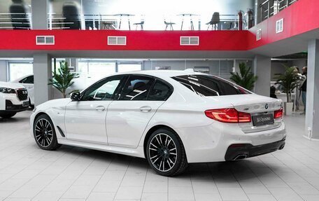 BMW 5 серия, 2018 год, 3 390 000 рублей, 4 фотография