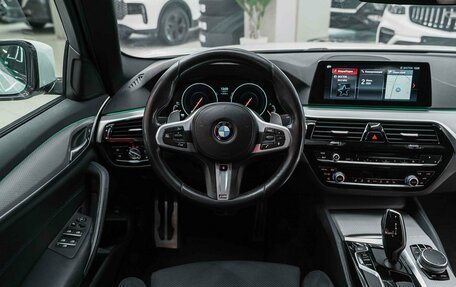 BMW 5 серия, 2018 год, 3 390 000 рублей, 12 фотография