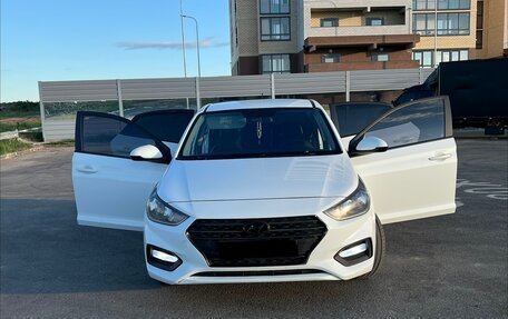 Hyundai Solaris II рестайлинг, 2018 год, 1 100 000 рублей, 1 фотография