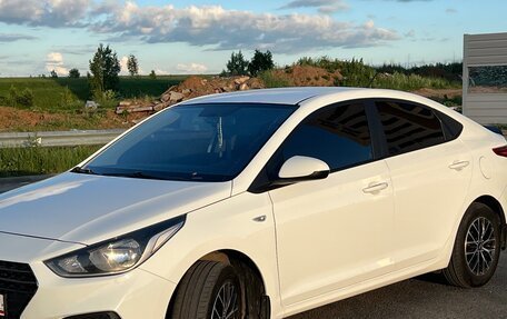 Hyundai Solaris II рестайлинг, 2018 год, 1 100 000 рублей, 3 фотография