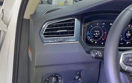 Volkswagen Tiguan II, 2022 год, 2 799 000 рублей, 14 фотография