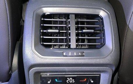 Volkswagen Tiguan II, 2022 год, 2 799 000 рублей, 27 фотография