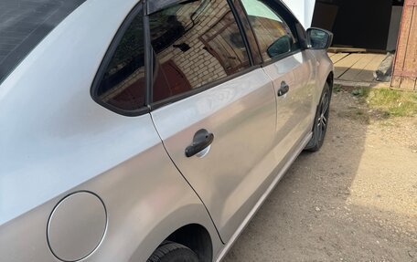 Volkswagen Polo VI (EU Market), 2010 год, 510 000 рублей, 2 фотография