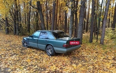 Mercedes-Benz E-Класс, 1994 год, 350 000 рублей, 2 фотография