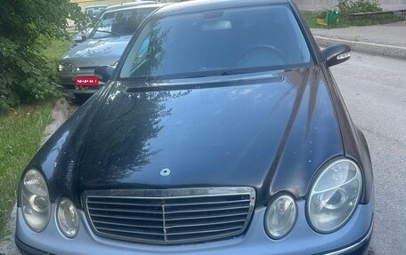 Mercedes-Benz E-Класс, 2004 год, 305 000 рублей, 1 фотография