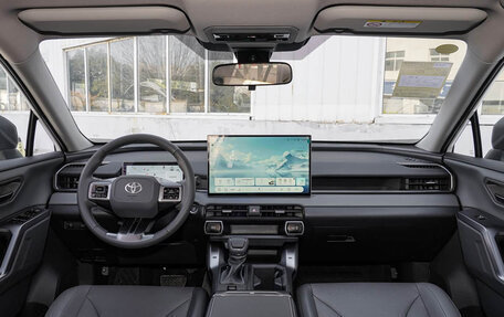 Toyota RAV4, 2026 год, 3 549 000 рублей, 8 фотография