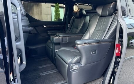 Toyota Alphard III, 2019 год, 4 550 000 рублей, 21 фотография