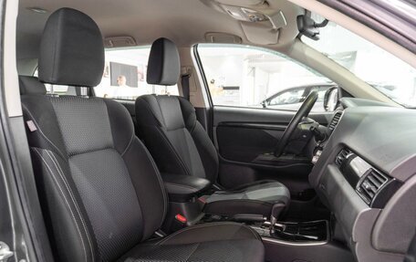 Mitsubishi Outlander III рестайлинг 3, 2021 год, 2 249 000 рублей, 13 фотография