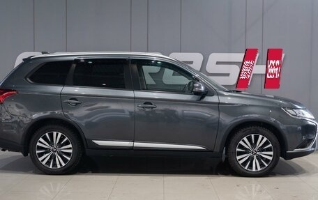 Mitsubishi Outlander III рестайлинг 3, 2021 год, 2 249 000 рублей, 5 фотография