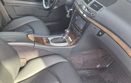 Mercedes-Benz E-Класс, 2002 год, 1 070 000 рублей, 10 фотография
