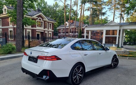 BMW 5 серия, 2024 год, 8 300 000 рублей, 4 фотография