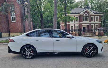 BMW 5 серия, 2024 год, 8 300 000 рублей, 12 фотография
