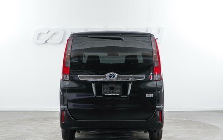 Toyota Noah III, 2014 год, 1 687 050 рублей, 4 фотография