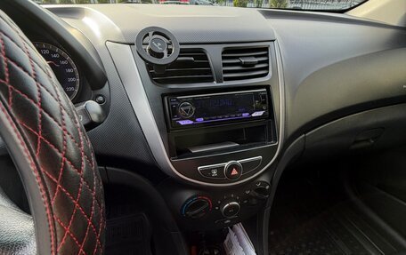 Hyundai Solaris II рестайлинг, 2014 год, 800 000 рублей, 21 фотография