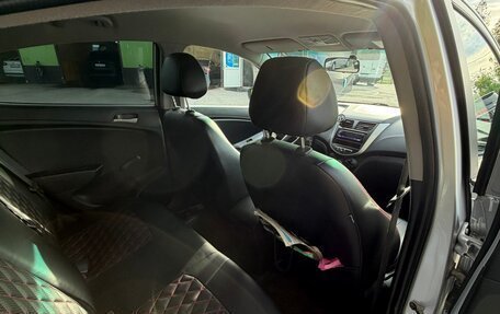 Hyundai Solaris II рестайлинг, 2014 год, 800 000 рублей, 23 фотография