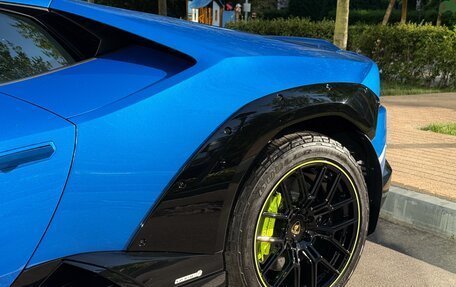 Lamborghini Huracán, 2024 год, 39 900 000 рублей, 18 фотография