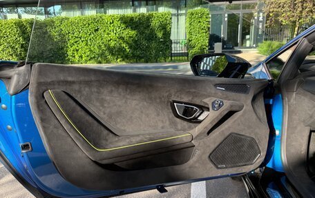 Lamborghini Huracán, 2024 год, 39 900 000 рублей, 21 фотография