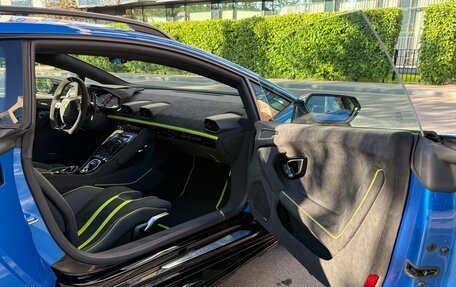 Lamborghini Huracán, 2024 год, 39 900 000 рублей, 31 фотография