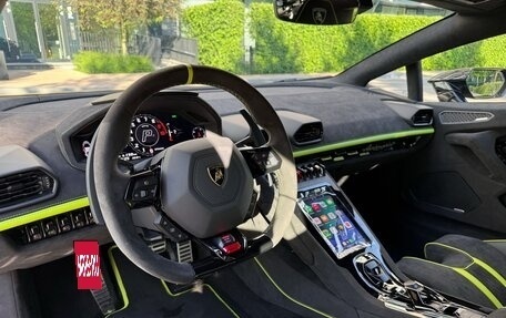 Lamborghini Huracán, 2024 год, 39 900 000 рублей, 26 фотография
