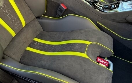 Lamborghini Huracán, 2024 год, 39 900 000 рублей, 33 фотография